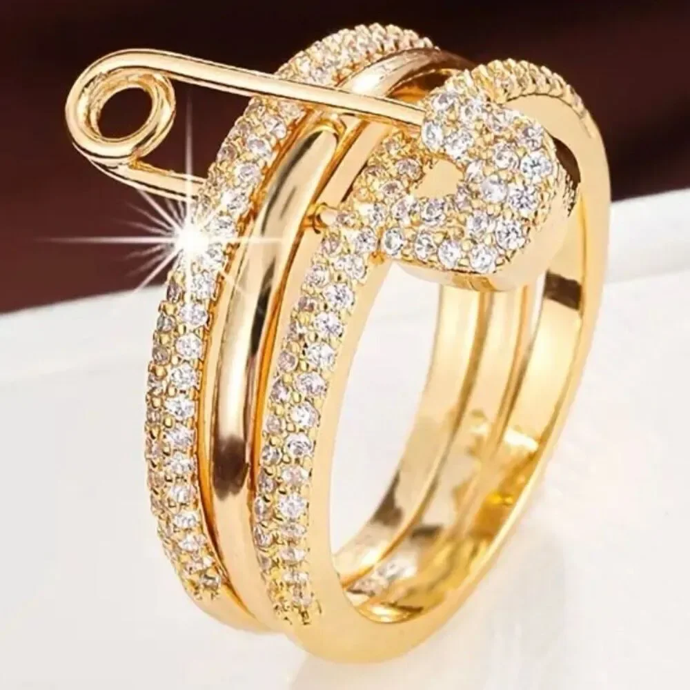 NWT Gorgeous Ring Sz 9 Gold Tone Security Pin Ring!!